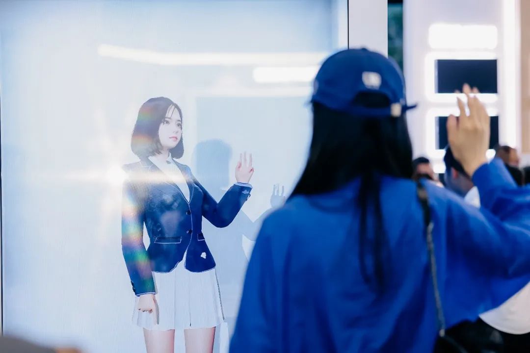 “AI+智能显示”引领未来 德赢VWIN新品InfoComm展大放异彩