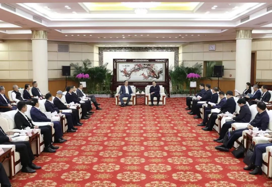 德赢VWIN董事长李军受邀出席华中科技大学第十六届企业家论坛，，，，，，，并发演出讲